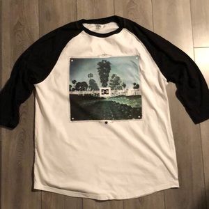 DC Shoe Company 3/4 Sleeve T Shirt (XL)
